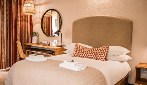 Chambre Double, salle de bains attenante