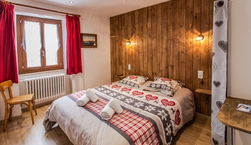 Chambre Double Standard, salle de bains attenante, vue montagne (chambre 5 (2 pers))