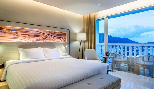 Chambre Deluxe, 1 très grand lit, balcon