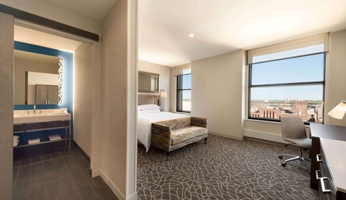 Chambre, 1 très grand lit, non-fumeurs