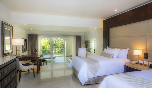 Chambre Majestueuse, vue jardin