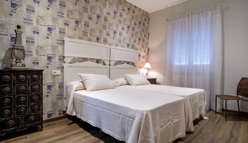 Chambre Double, 1 lit double ou 2 lits jumeaux