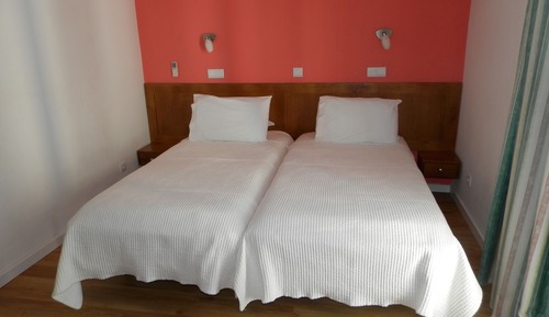 Chambre avec lits jumeaux