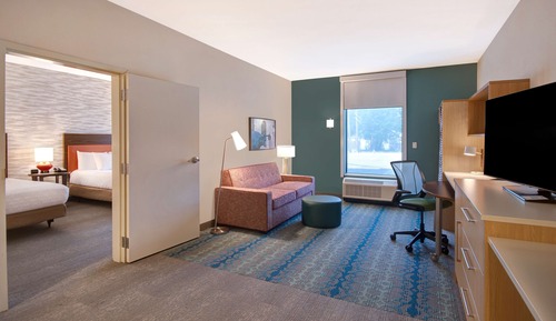 Suite, 2 grands lits, accessible aux personnes à mobilité réduite (Roll-in Shower)