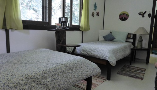 Chambre Double, 2 lits une place (Flower Room)