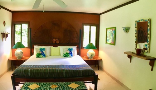 Chambre, vue jardin (Turtle Room)