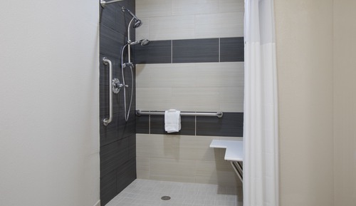 Chambre, 1 grand lit, accessible aux personnes à mobilité réduite, non-fumeurs