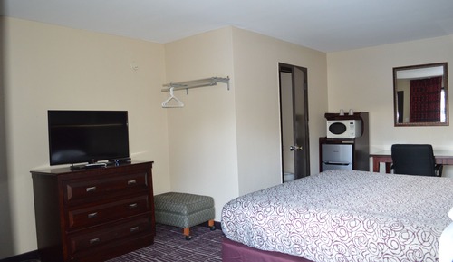 Chambre, 1 très grand lit, non-fumeurs