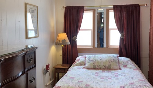 Appartement Classique, 2 chambres, vue ville (Second Floor Walk Up)