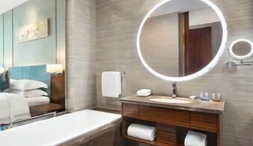 Suite, plusieurs lits, fumeurs (1 King & 2 Twin Beds)