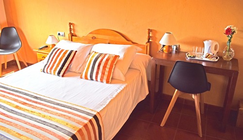 Chambre Double, vue jardin, en bord de piscine