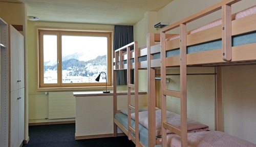 Dortoir Partagé, salle de bains commune (1 bed in a 4 bed dorm)