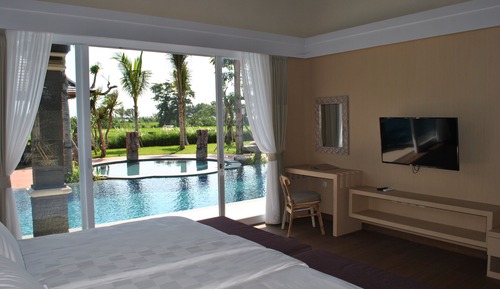 Chambre, accès piscine (Lagoon)