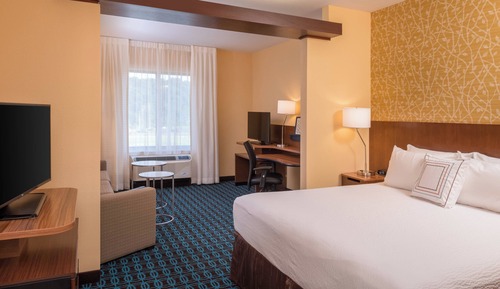 Suite, 1 très grand lit et 1 canapé-lit