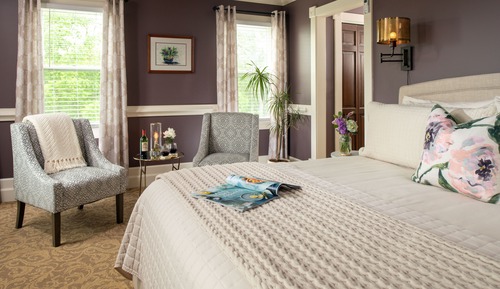 Chambre, 1 très grand lit, salle de bains privée