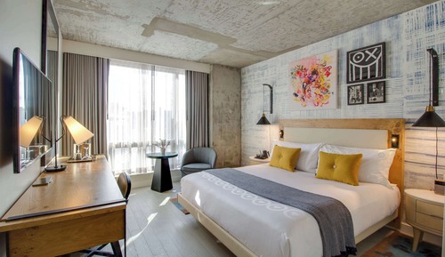 Chambre, 1 très grand lit