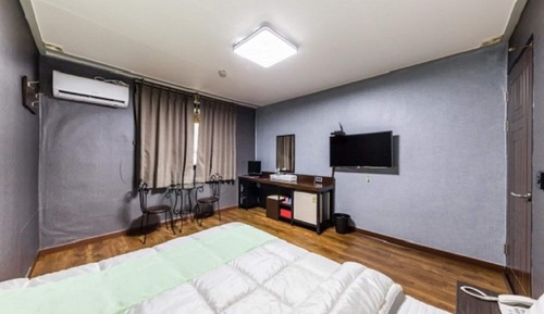 Chambre Double Économique, 1 grand lit