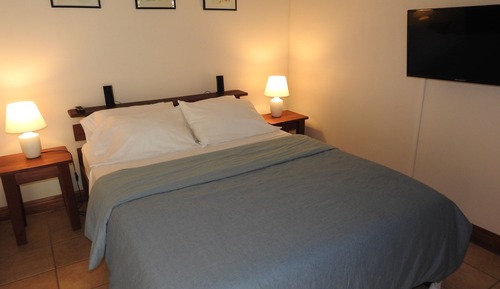 Chambre Confort, 1 grand lit, non-fumeurs, vue piscine