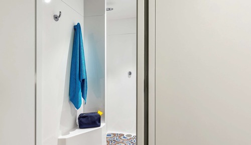 Chambre, salle de bains commune (Tandem)
