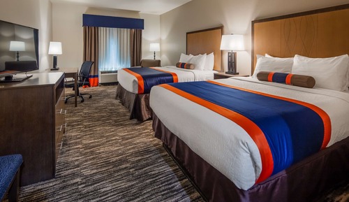 Chambre Standard, 2 grands lits, accessible aux personnes à mobilité réduite, baignoire