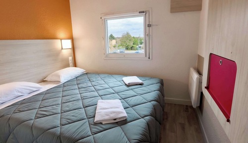 Chambre Standard, 1 lit double (Shared Bathroom and Toilet)