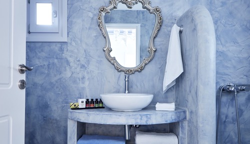 Suite Romantique (with Private Outdoor Jacuzzi)