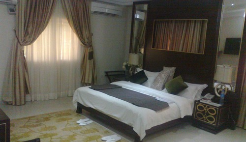 Suite (Ministerial)