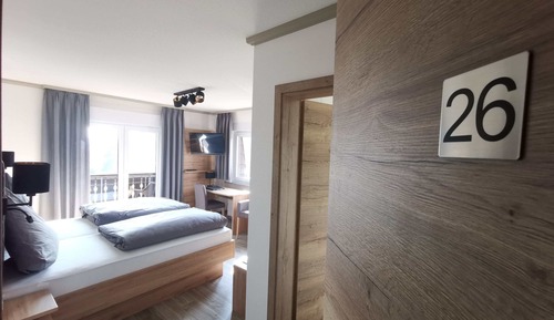 Chambre Confort, balcon, vue vallée