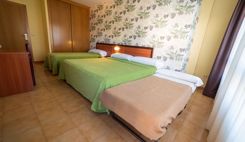 Chambre Triple, vue jardin