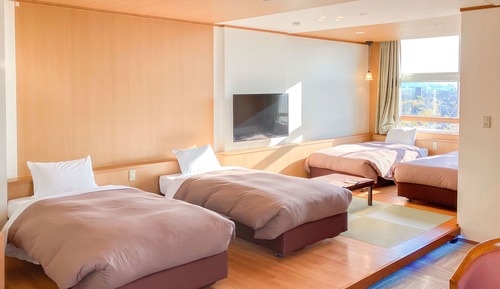 Chambre Quadruple Standard, non-fumeurs (Western Style, with Shower)