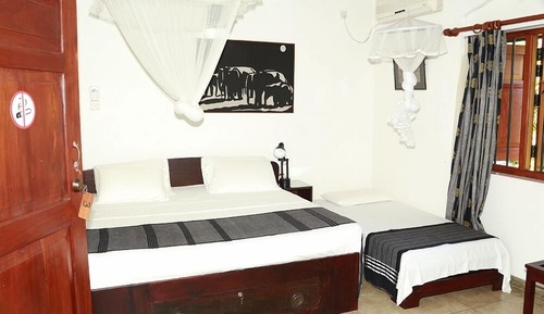 Chambre Quadruple Deluxe, accès piscine, vue lac