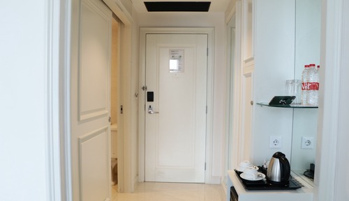 Chambre, 1 très grand lit, non-fumeurs