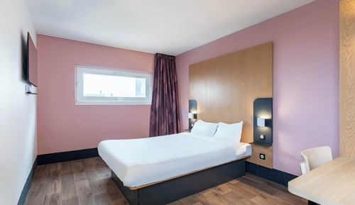 Chambre Double, accessible aux personnes à mobilité réduite, non-fumeurs