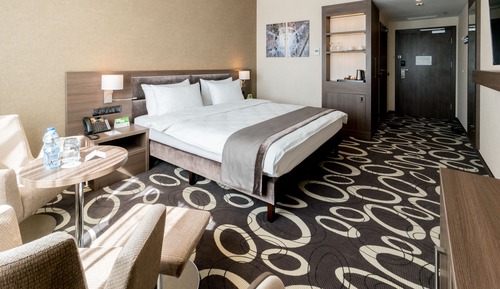 Chambre Premium, 1 très grand lit et 1 canapé-lit
