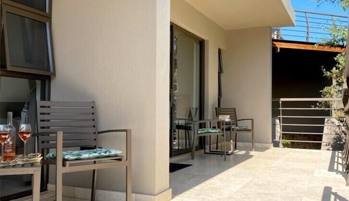 Chambre Double Standard, 1 très grand lit (Luxury King Room )
