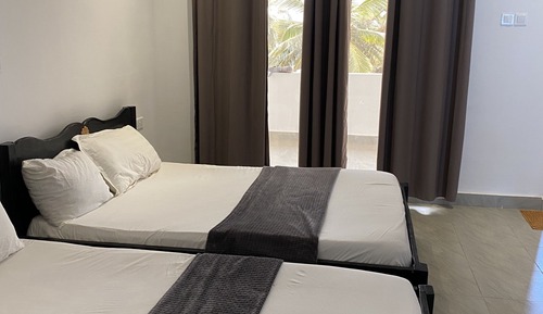 Chambre Double, plusieurs lits, balcon, vue mer