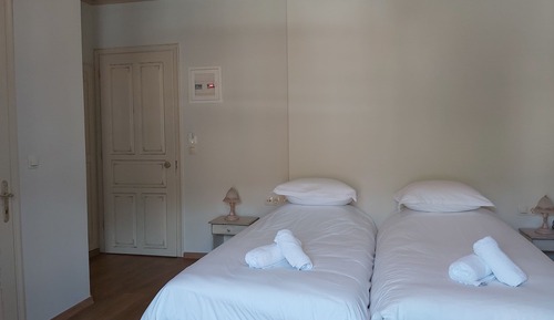 Chambre Double Classique, vue colline (Attic)
