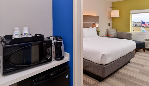 Chambre Standard, 1 très grand lit, accessible aux personnes à mobilité réduite (Hearing Accessible)