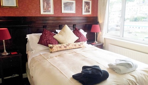Chambre « Premier », 1 très grand lit, salle de bains attenante, vue fleuve (Second Floor)