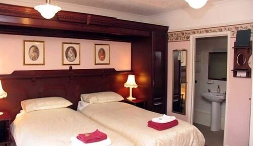 Chambre « Premier » avec lits jumeaux, salle de bains attenante, vue fleuve (First Floor)