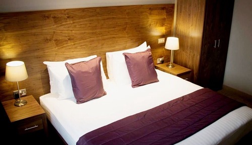 Chambre Double, salle de bains attenante