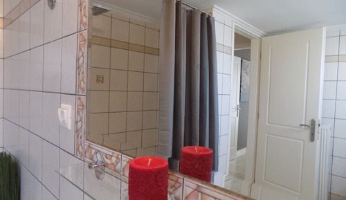 Appartement Deluxe, salle de bains attenante (Whitebloom Flat)