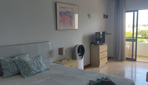 Suite Studio Panoramique, vue piscine, en bord de piscine