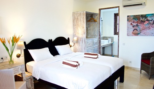 Chambre Supérieure avec lits jumeaux, vue piscine (Nurdibranch)