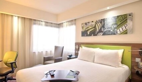 Chambre, 1 grand lit, accessible aux personnes à mobilité réduite, non-fumeurs (Roll-in Shower)
