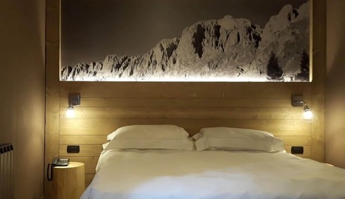 Chambre Double (Mountain)
