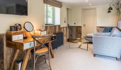 Chambre Double Deluxe (with sofa bed)