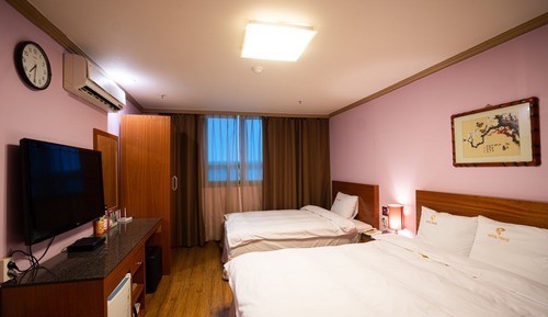Chambre Deluxe avec lits jumeaux (Breakfast for 2, Free Netflix+Youtube)