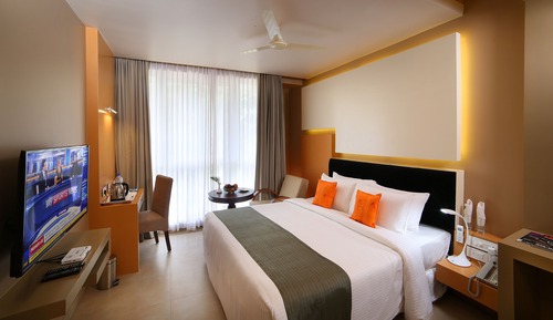 Chambre Double Standard, 1 grand lit, accessible aux personnes à mobilité réduite