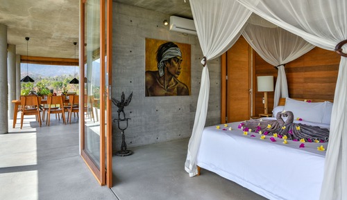 Villa (Bali Mynah)